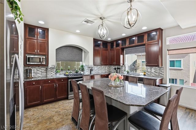 6414 Jackson Spring Road, Las Vegas, NV 89118