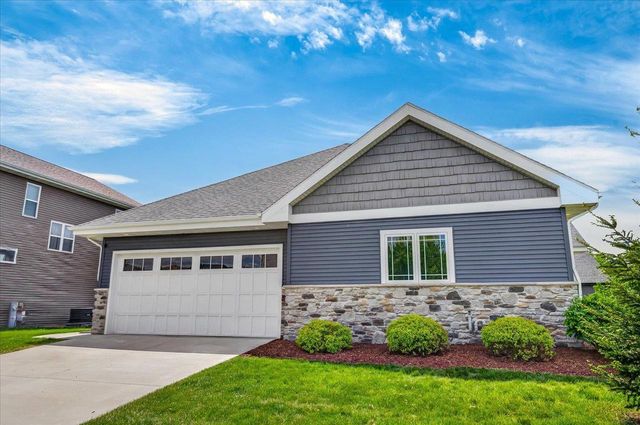 2003 Raptor Drive, Verona, WI 53593