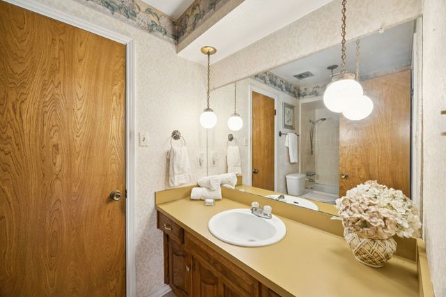400 Riverwood Drive, Desoto, TX 75115