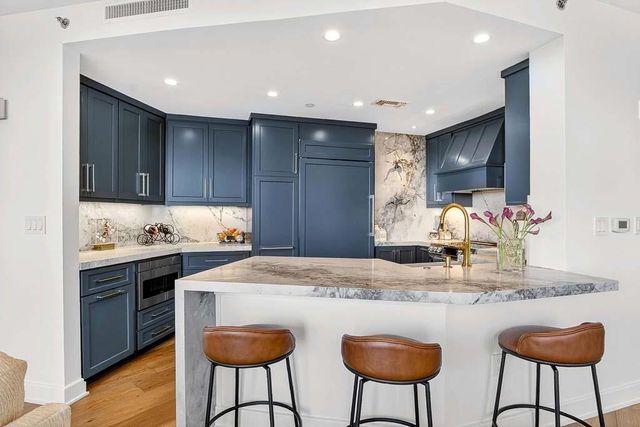 700 Park Regency NE Place 1106, Atlanta, GA 30326