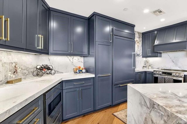 700 Park Regency NE Place 1106, Atlanta, GA 30326