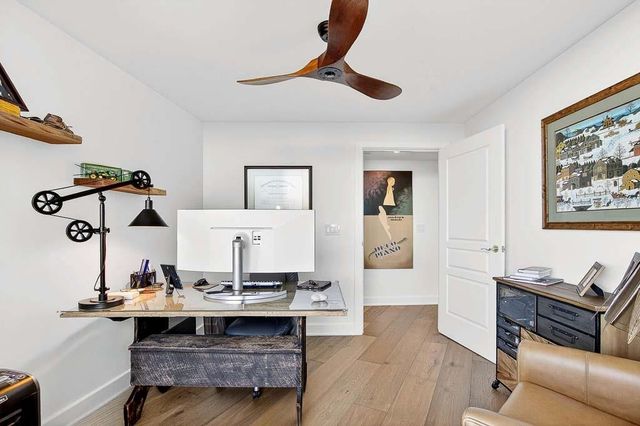 700 Park Regency NE Place 1106, Atlanta, GA 30326