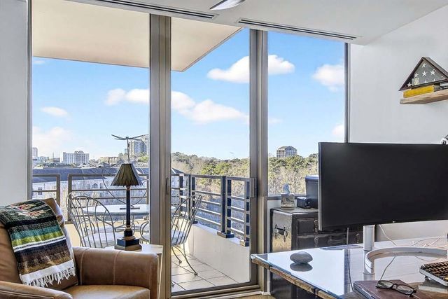 700 Park Regency NE Place 1106, Atlanta, GA 30326