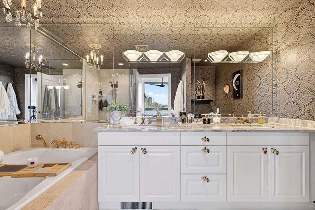 700 Park Regency NE Place 1106, Atlanta, GA 30326