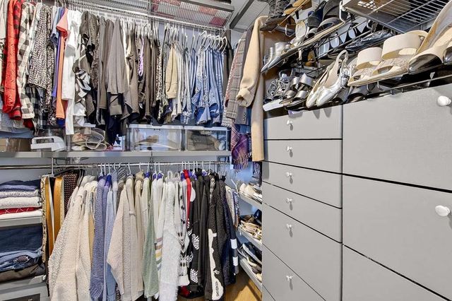 700 Park Regency NE Place 1106, Atlanta, GA 30326