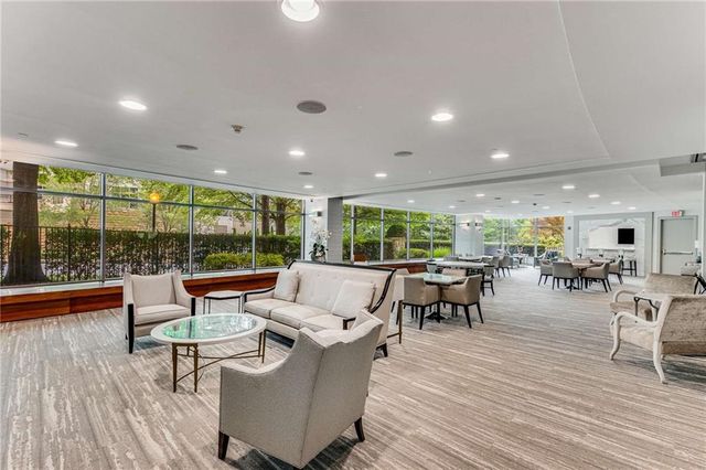 700 Park Regency NE Place 1106, Atlanta, GA 30326