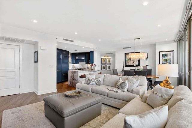 700 Park Regency NE Place 1106, Atlanta, GA 30326