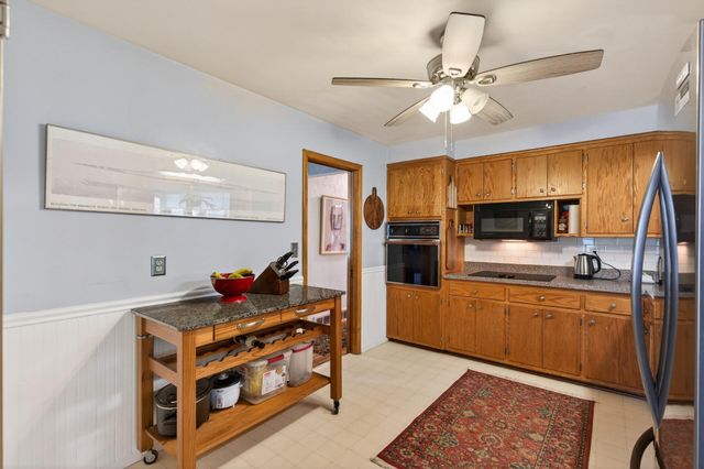 765 Rose Place, Roseville, MN 55113