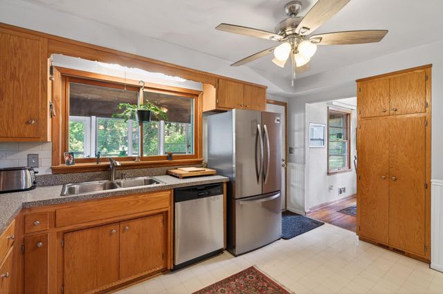 765 Rose Place, Roseville, MN 55113