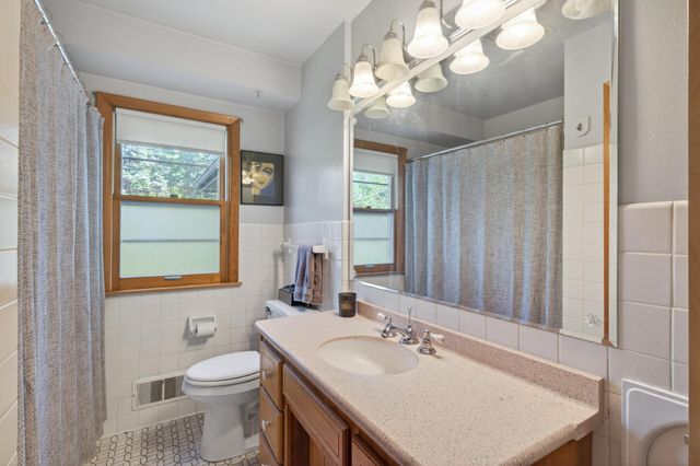 765 Rose Place, Roseville, MN 55113