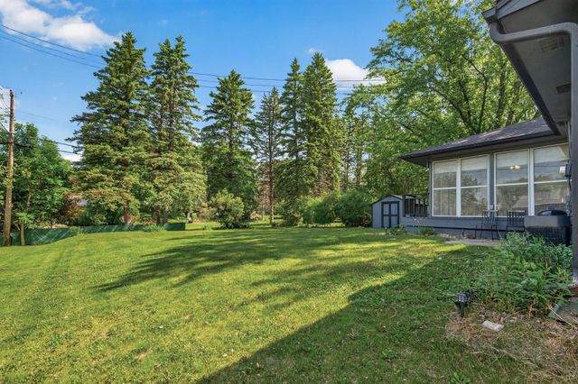 765 Rose Place, Roseville, MN 55113