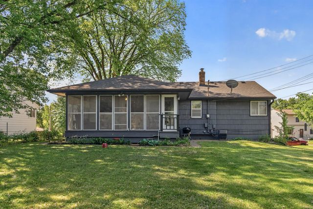 765 Rose Place, Roseville, MN 55113