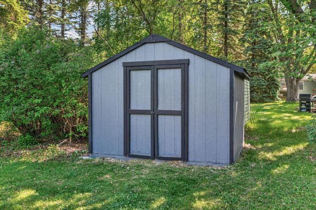 765 Rose Place, Roseville, MN 55113