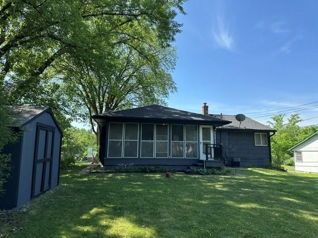 765 Rose Place, Roseville, MN 55113