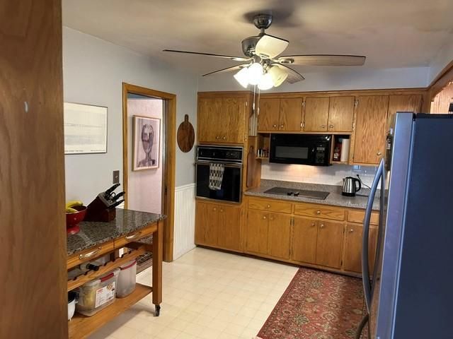 765 Rose Place, Roseville, MN 55113