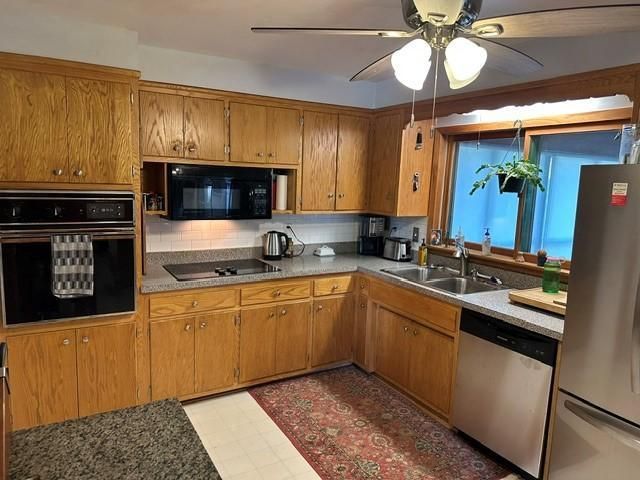 765 Rose Place, Roseville, MN 55113