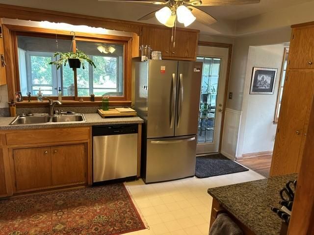 765 Rose Place, Roseville, MN 55113