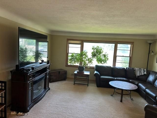 765 Rose Place, Roseville, MN 55113
