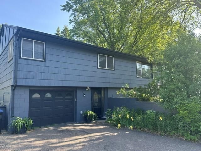 765 Rose Place, Roseville, MN 55113