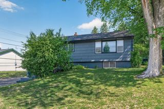 765 Rose Place, Roseville, MN 55113