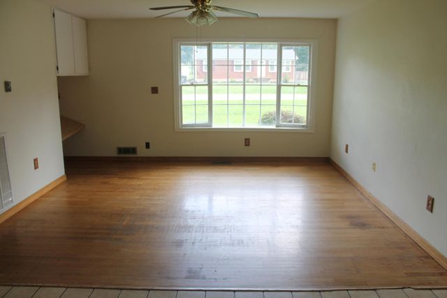 114 Cliffview DR, Covington, VA 24426