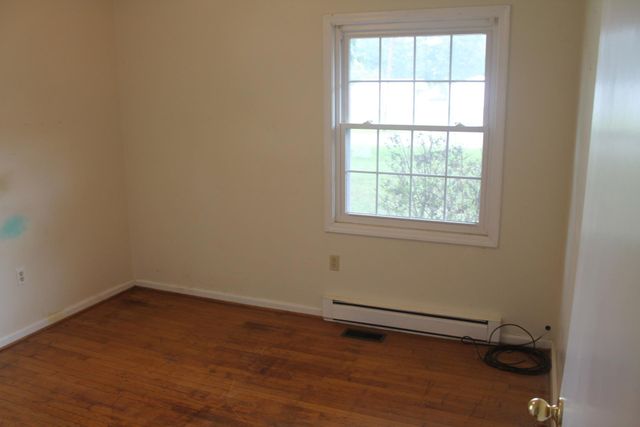 114 Cliffview DR, Covington, VA 24426