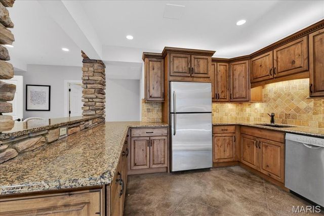 16354 Champion Drive, Chesterfield, MO 63005