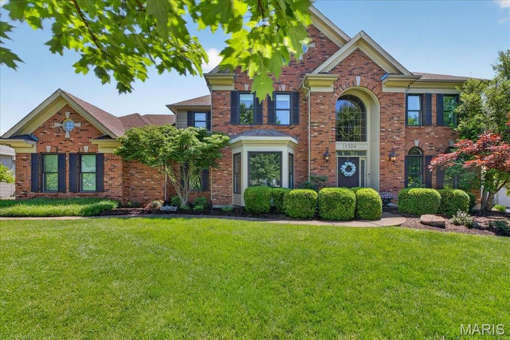 16354 Champion Drive, Chesterfield, MO 63005