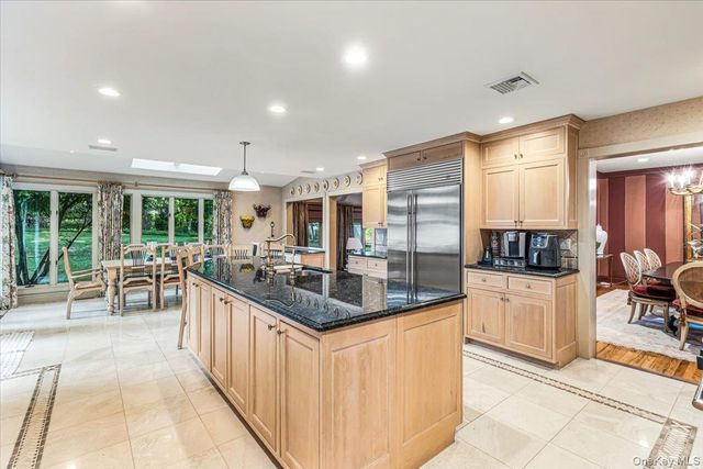 11 Wenwood Drive, Brookville, NY 11545