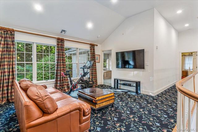 11 Wenwood Drive, Brookville, NY 11545