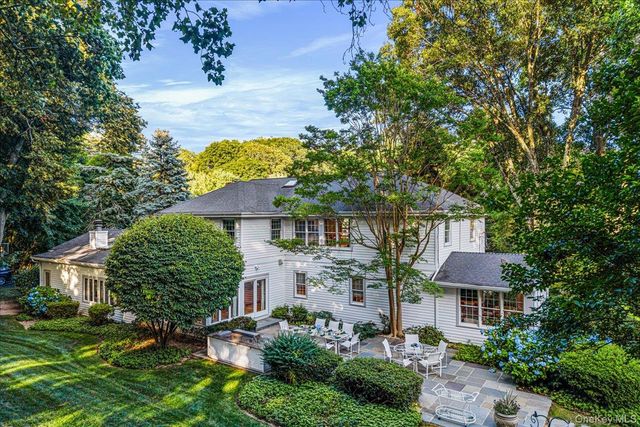 11 Wenwood Drive, Brookville, NY 11545