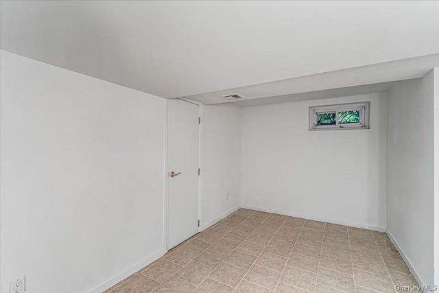 11 Wenwood Drive, Brookville, NY 11545