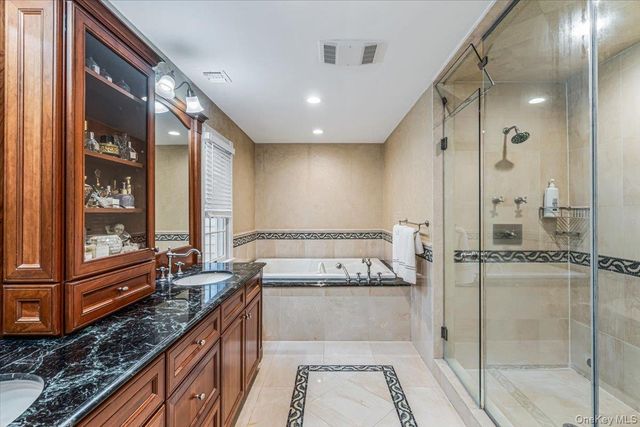 11 Wenwood Drive, Brookville, NY 11545