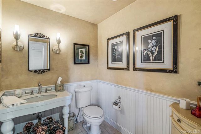 11 Wenwood Drive, Brookville, NY 11545