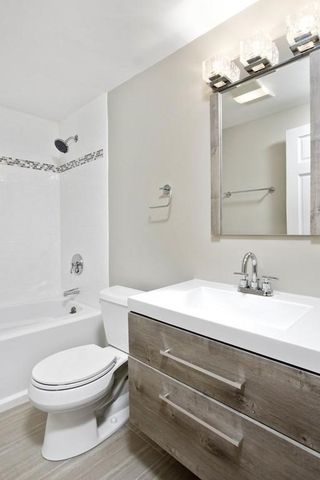 95 Gainsborough St 7, Boston, MA 02115