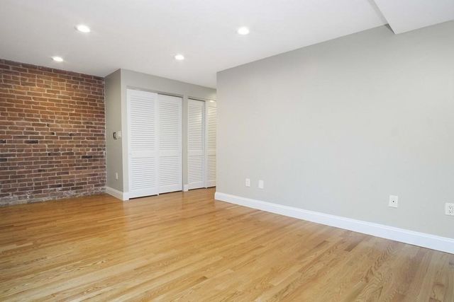 95 Gainsborough St 7, Boston, MA 02115