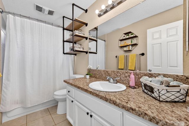 621 Dawnridge Rd, Roseville, CA 95678