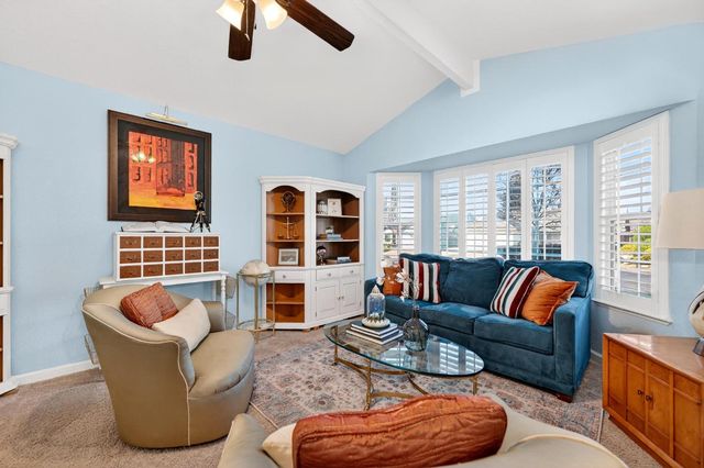 621 Dawnridge Rd, Roseville, CA 95678