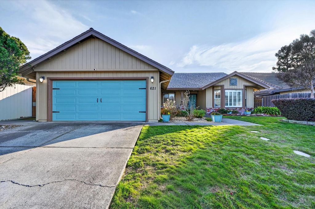 621 Dawnridge Rd, Roseville, CA 95678