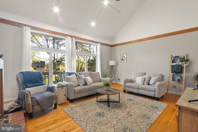 11 EDINBURGH CT, Newark, DE 19711