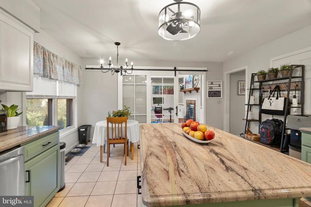 11 EDINBURGH CT, Newark, DE 19711