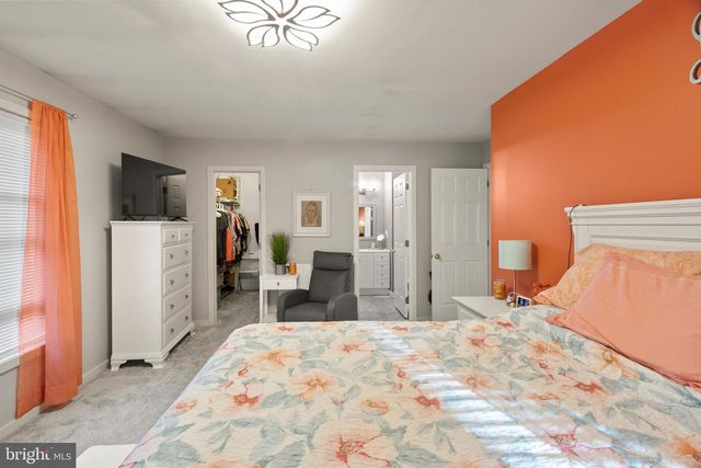 11 EDINBURGH CT, Newark, DE 19711