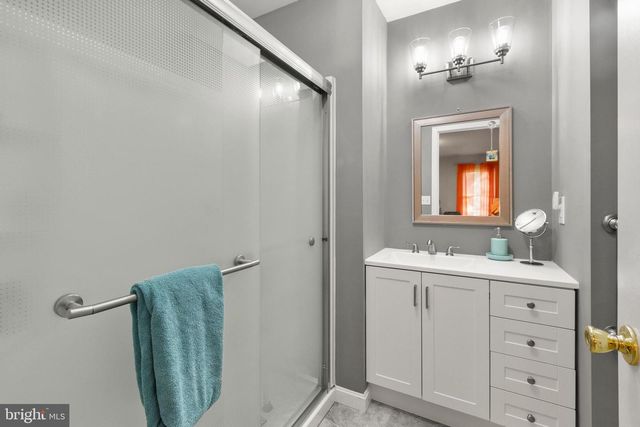 11 EDINBURGH CT, Newark, DE 19711