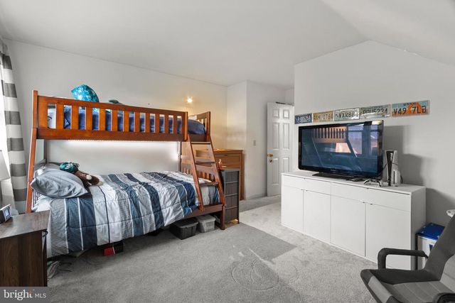 11 EDINBURGH CT, Newark, DE 19711