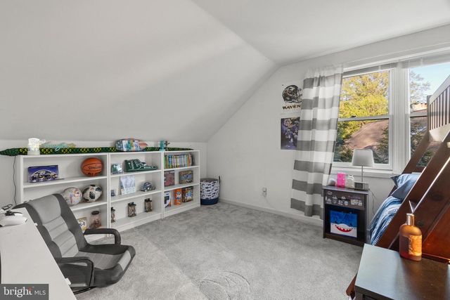 11 EDINBURGH CT, Newark, DE 19711