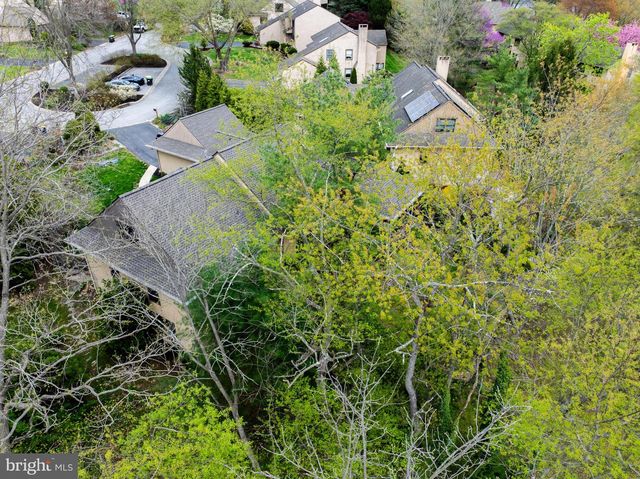 11 EDINBURGH CT, Newark, DE 19711