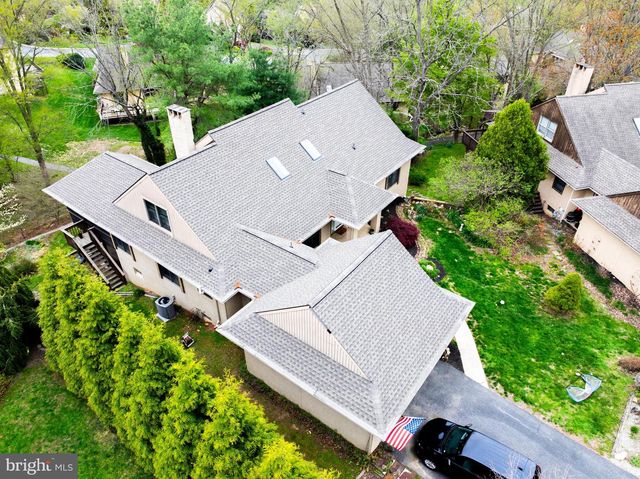 11 EDINBURGH CT, Newark, DE 19711
