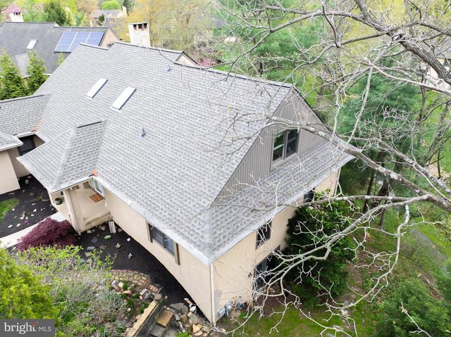 11 EDINBURGH CT, Newark, DE 19711