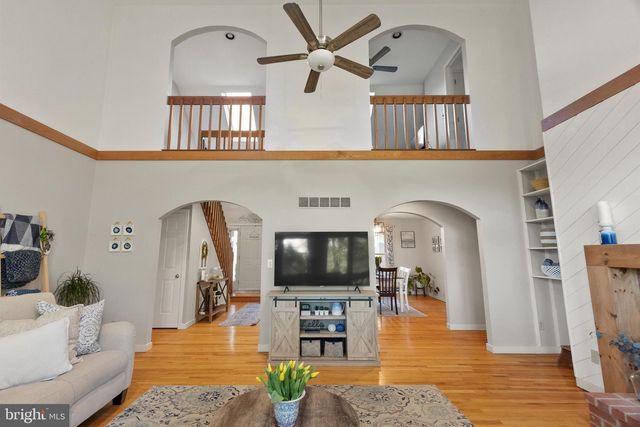 11 EDINBURGH CT, Newark, DE 19711