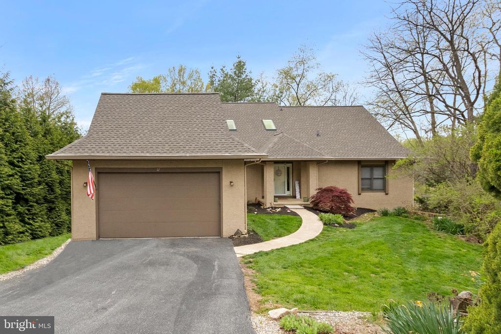 11 EDINBURGH CT, Newark, DE 19711
